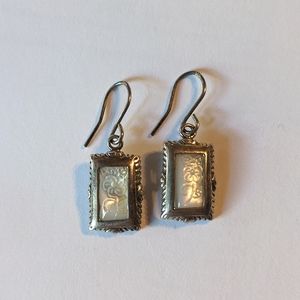 Vintage Mother of Pearl Detail Flower Earrings